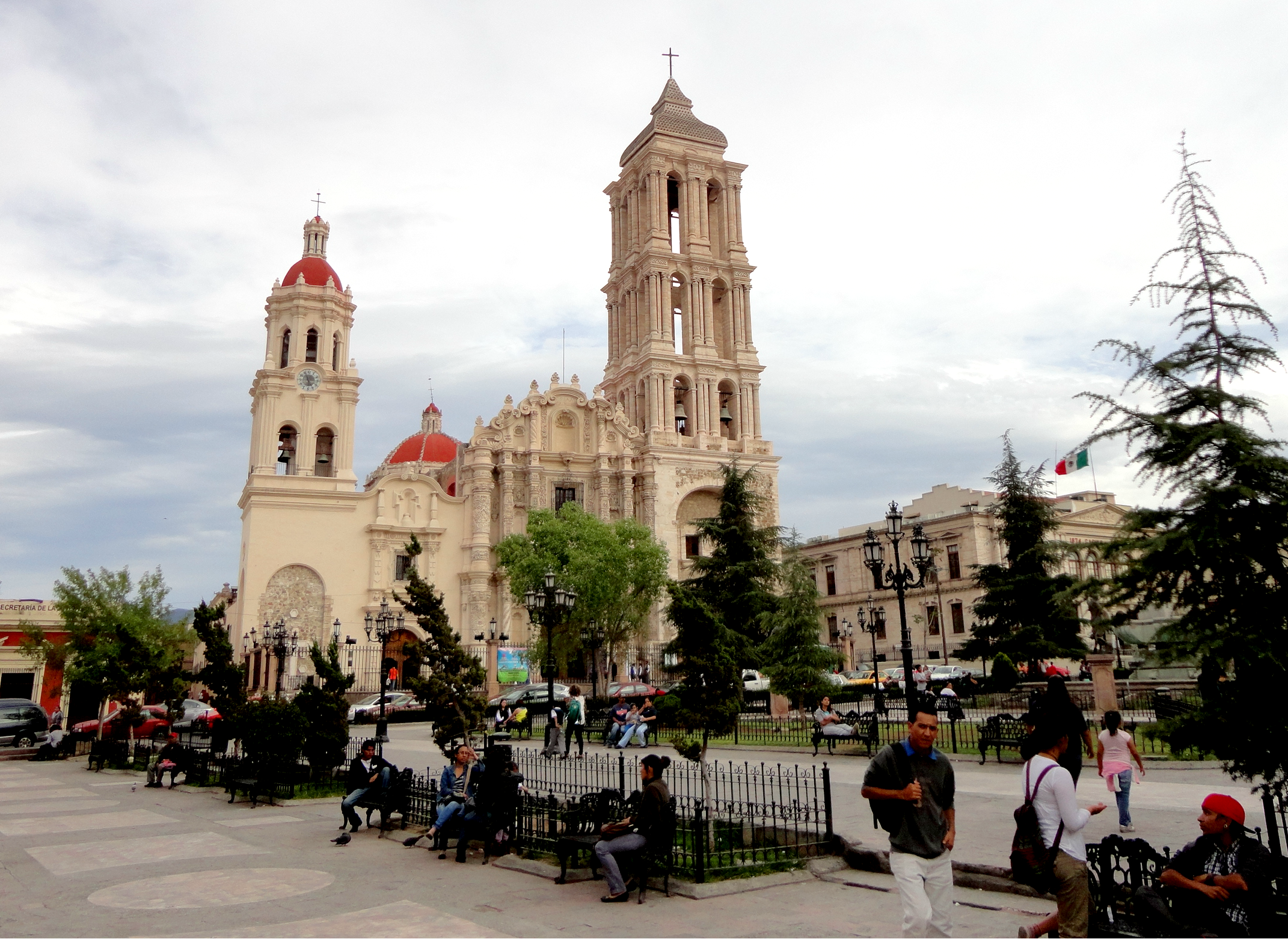 Catedral de Saltillo y Plaza de Armas